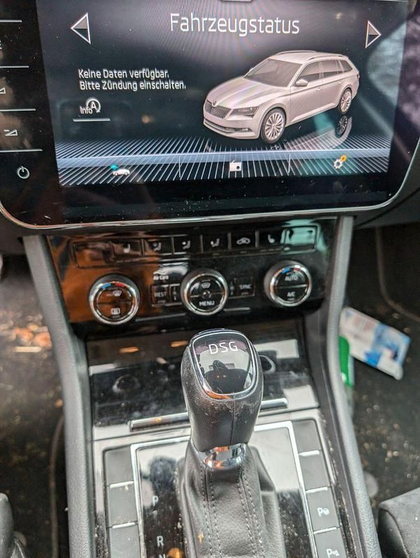 Gebraucht Skoda Superb Style 150 PS (110 kW) 2018 Grau Kombi