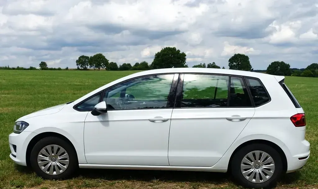 Gebraucht VW Golf Sportsvan Trendline 110 PS (80 kW) 2016 Weiß Van / Kleinbus