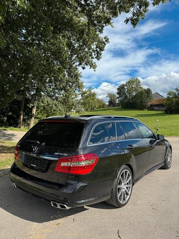 Schwarz Gebraucht 2012 Mercedes E63 AMG AMG Kombi | 17.000 € (Superpreis) - Bild 1/4