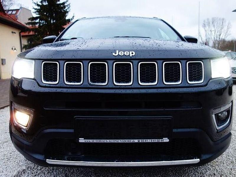 Gebraucht Jeep Compass Limited 140 PS (102 kW) 2019 Schwarz SUV