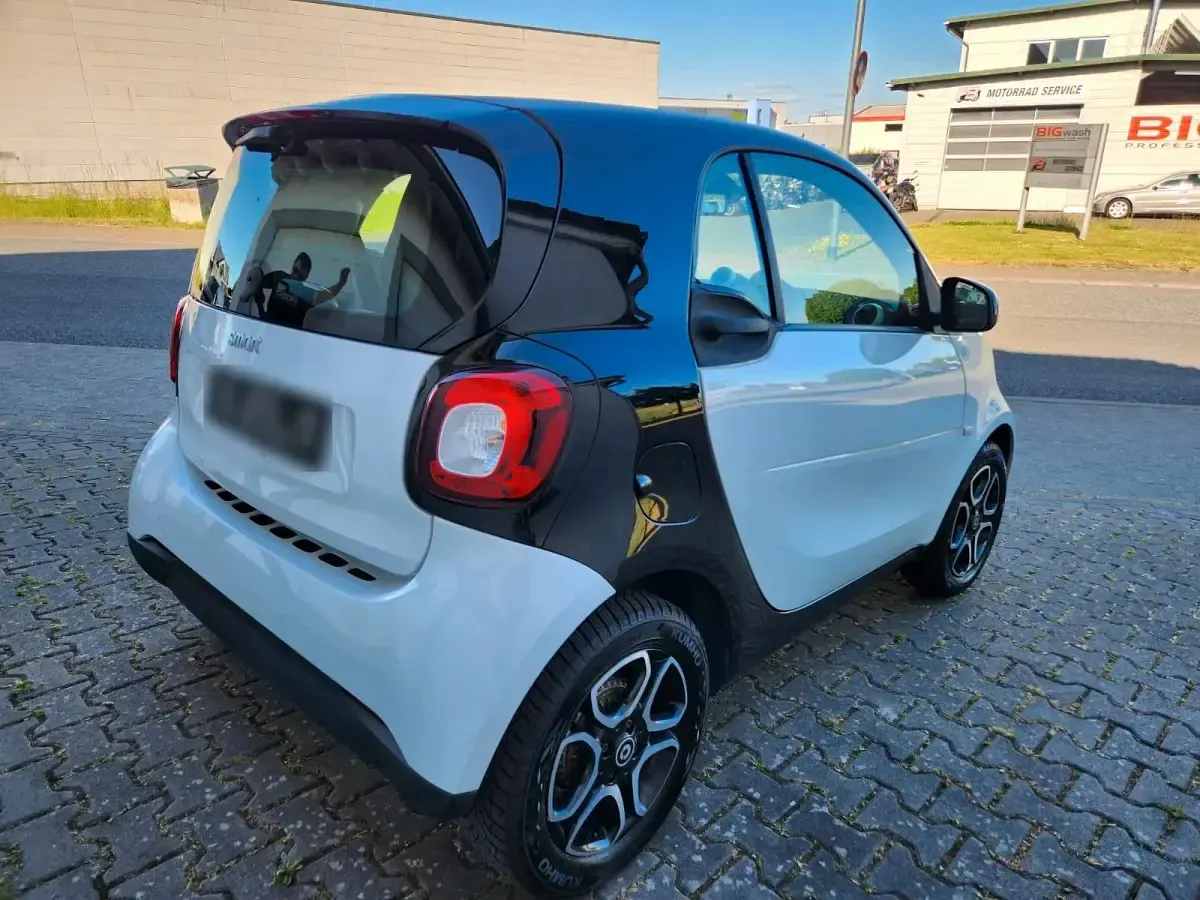 Gebraucht Smart ForTwo Coupé Passion 90 PS (66 kW) 2016 Weiß Coupé
