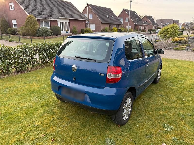 Gebraucht VW Fox 69 PS (50 kW) 2005 Blau Kleinwagen