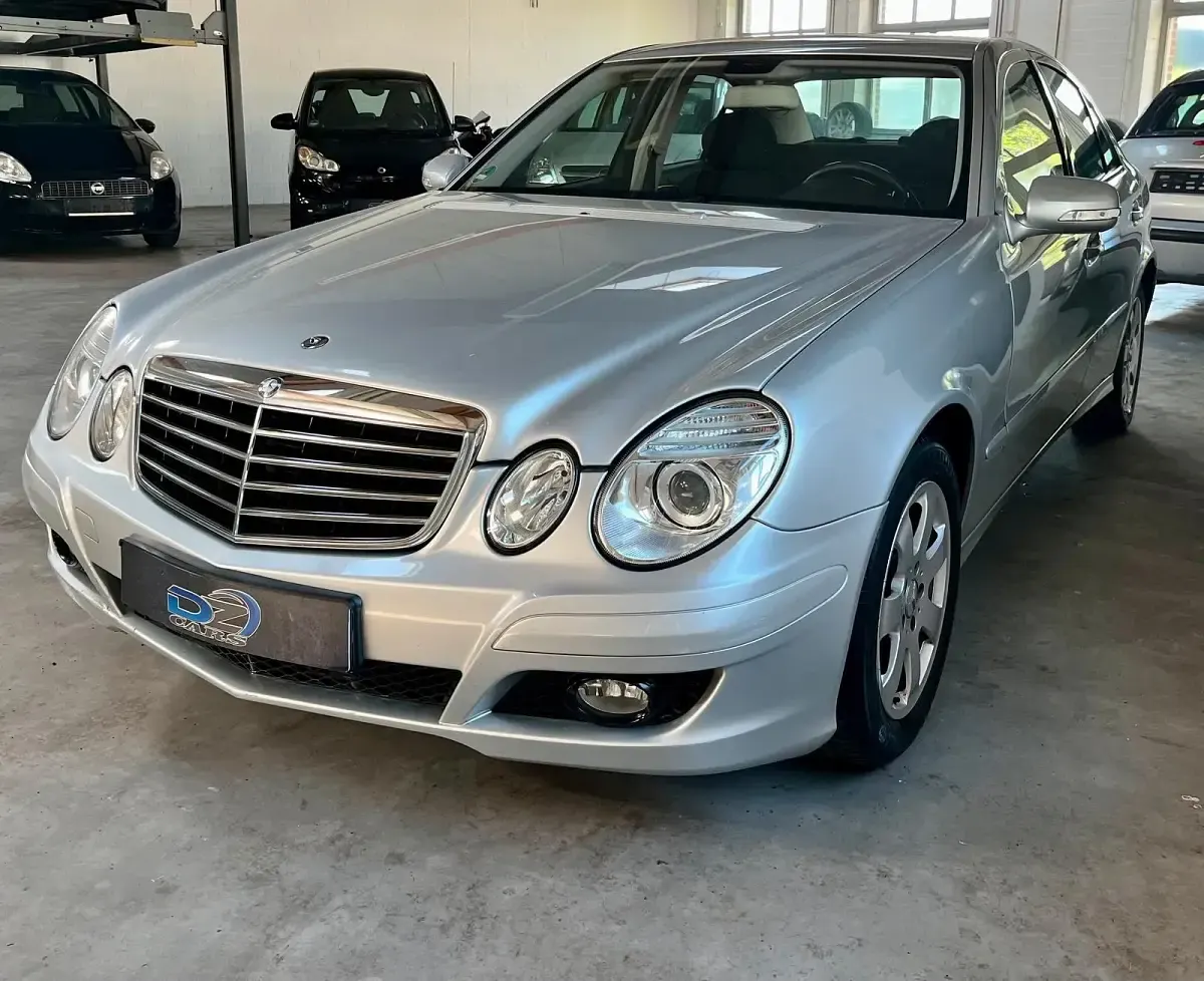 Gebraucht Mercedes E200 184 PS (135 kW) 2006 Silber Limousine