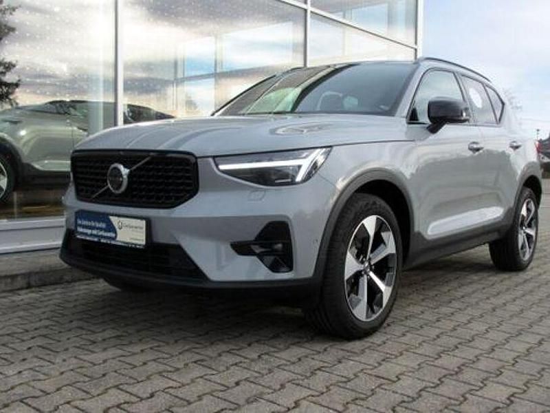 Gebraucht Volvo XC40 Plus 163 PS (119 kW) 2024 Grau SUV