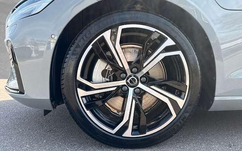 Gebraucht Volvo V60 Plus 336 PS (247 kW) 2025 Grau Kombi