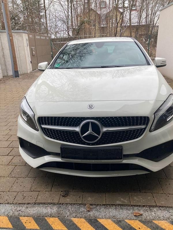 Gebraucht Mercedes 200 AMG line 156 PS (114 kW) 2018 Weiß Kombi
