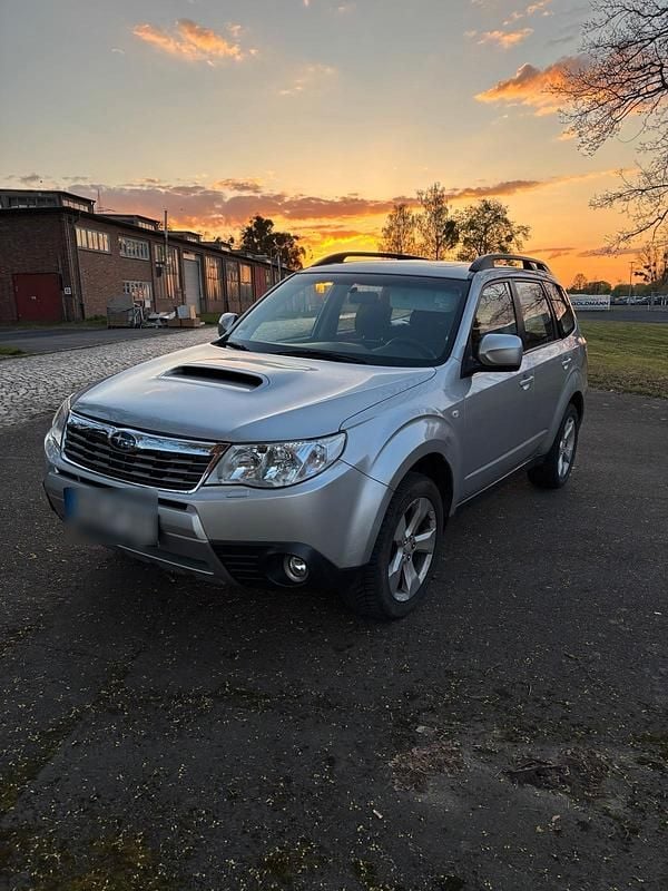 Usado Subaru Forester 147 HP (108 kW) 2011 Prateado SUV