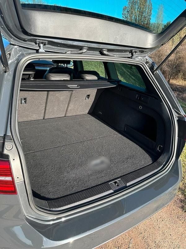 Gebraucht VW Passat Highline 272 PS (200 kW) 2019 Grau Kombi