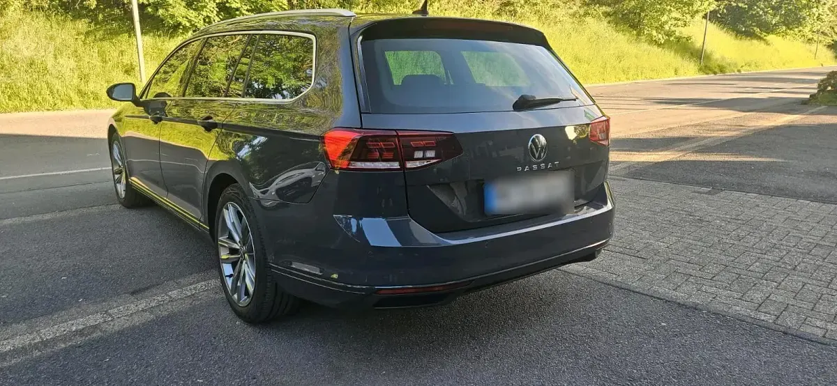 Gebraucht VW Passat 150 PS (110 kW) 2021 Grau Kombi