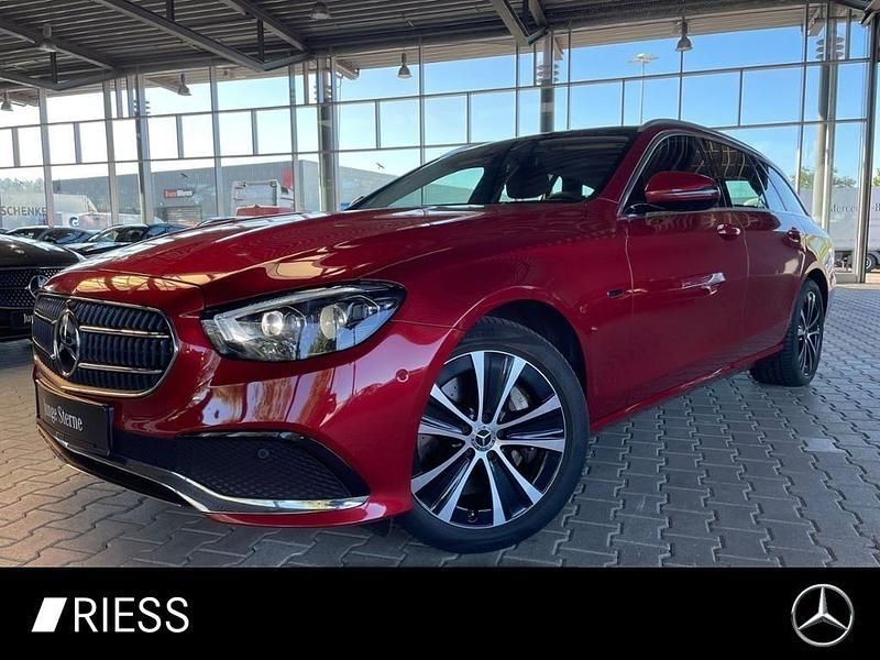 Manufaktur lack manufaktur hyazinthrot Gebraucht 2021 Mercedes E300 Kombi | 32.870 € (Fairer Preis) - Bild 1/4