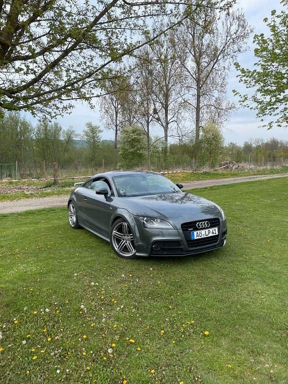 Grau Gebraucht 2014 Audi TT Ambiente Coupé | 19.789 € (Etwas zu teuer) - Bild 1/4