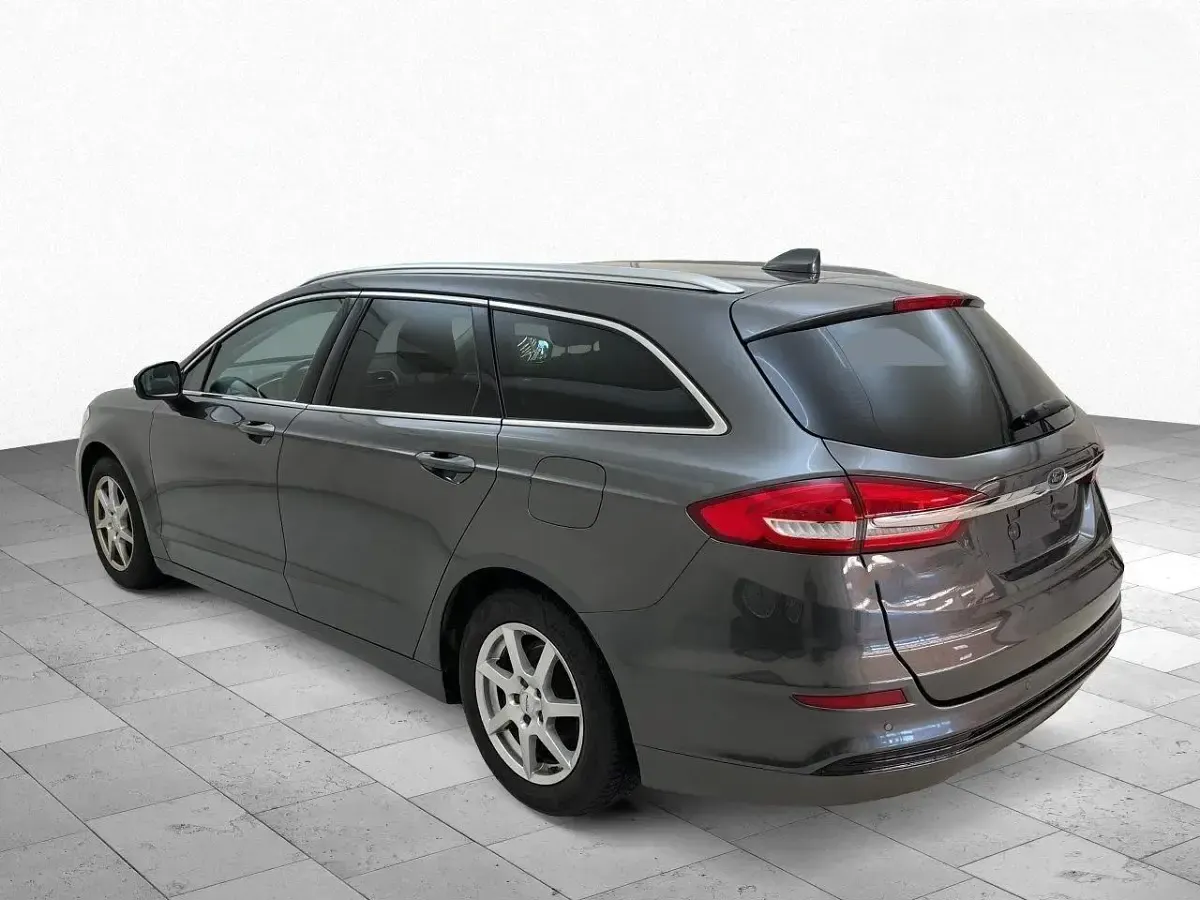 Usado Ford Mondeo 150 CV (110 kW) 2022 Gris Familiar