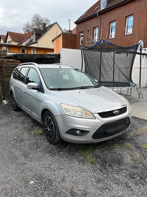 Gebraucht Ford Focus 101 PS (74 kW) 2009 Silber Kombi