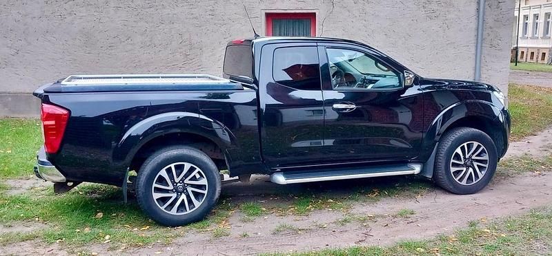 Schwarz Gebraucht 2017 Nissan Navara Abholung | 22.222 € (Guter Preis) - Bild 1/4