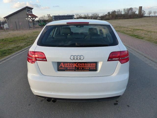 Gebraucht Audi A3 Ambiente 125 PS (91 kW) 2010 Ibisweiss Kleinwagen
