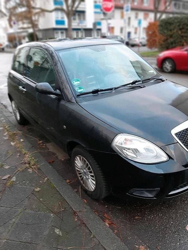Gebraucht Lancia Ypsilon 60 PS (44 kW) 2008 Schwarz Kleinwagen