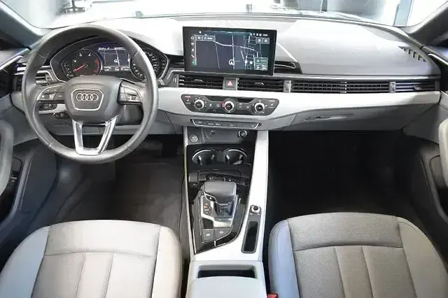 Gebraucht Audi A5 Sportback Ambiente 204 PS (150 kW) 2022 Blau Kleinwagen