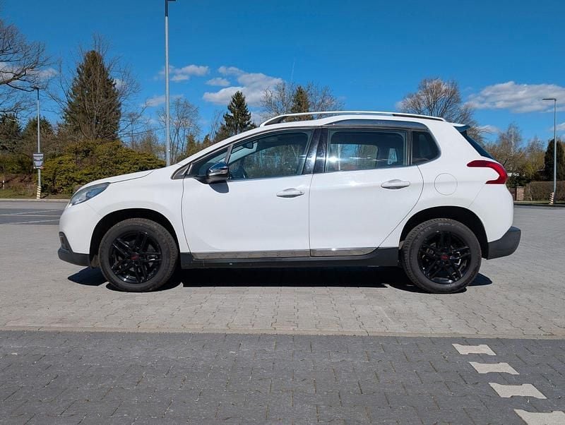 Gebraucht Peugeot 2008 Allure 131 PS (96 kW) 2015 Weiß SUV