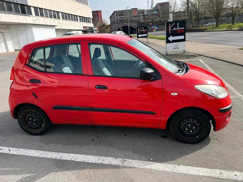Gebraucht Hyundai i10 66 PS (48 kW) 2009 Rot Kleinwagen