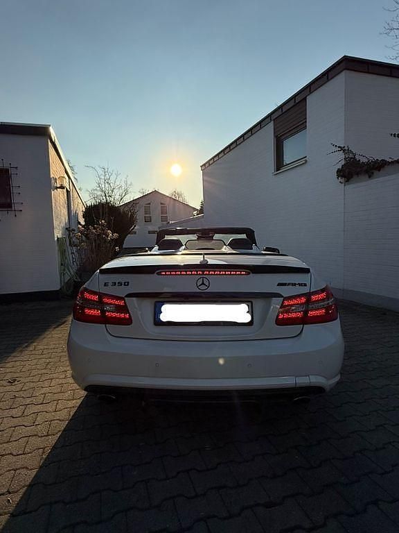 Gebraucht Mercedes E350 Elegance 265 PS (194 kW) 2011 Weiß Cabrio