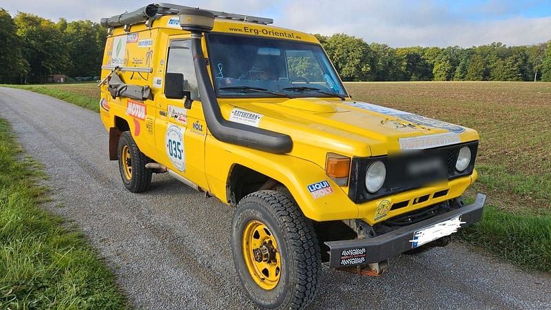 Gelb Gebraucht 1989 Toyota Land Cruiser SUV | 18.700 € - Bild 1/4