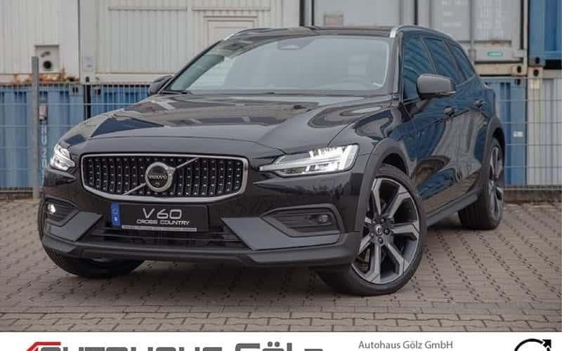 Onyx black / metallic Gebraucht 2024 Volvo V60 CC Ultimate Kombi | 44.975 € (Guter Preis) - Bild 1/4
