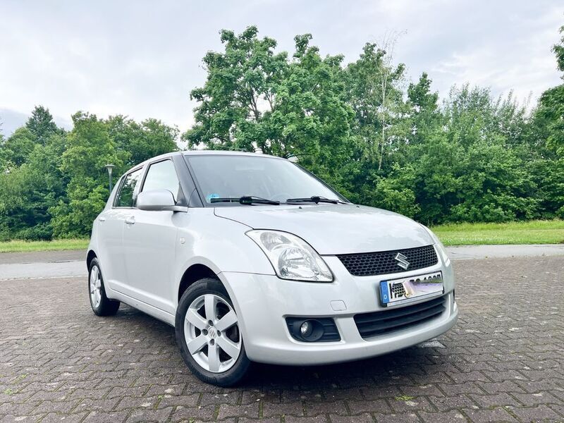 Silber Gebraucht 2008 Suzuki Swift Comfort Limousine | 4.100 € (Fairer Preis) - Bild 1/4