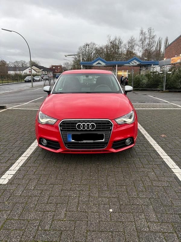 Gebraucht Audi A1 Comfort 122 PS (89 kW) 2011 Rot Kleinwagen