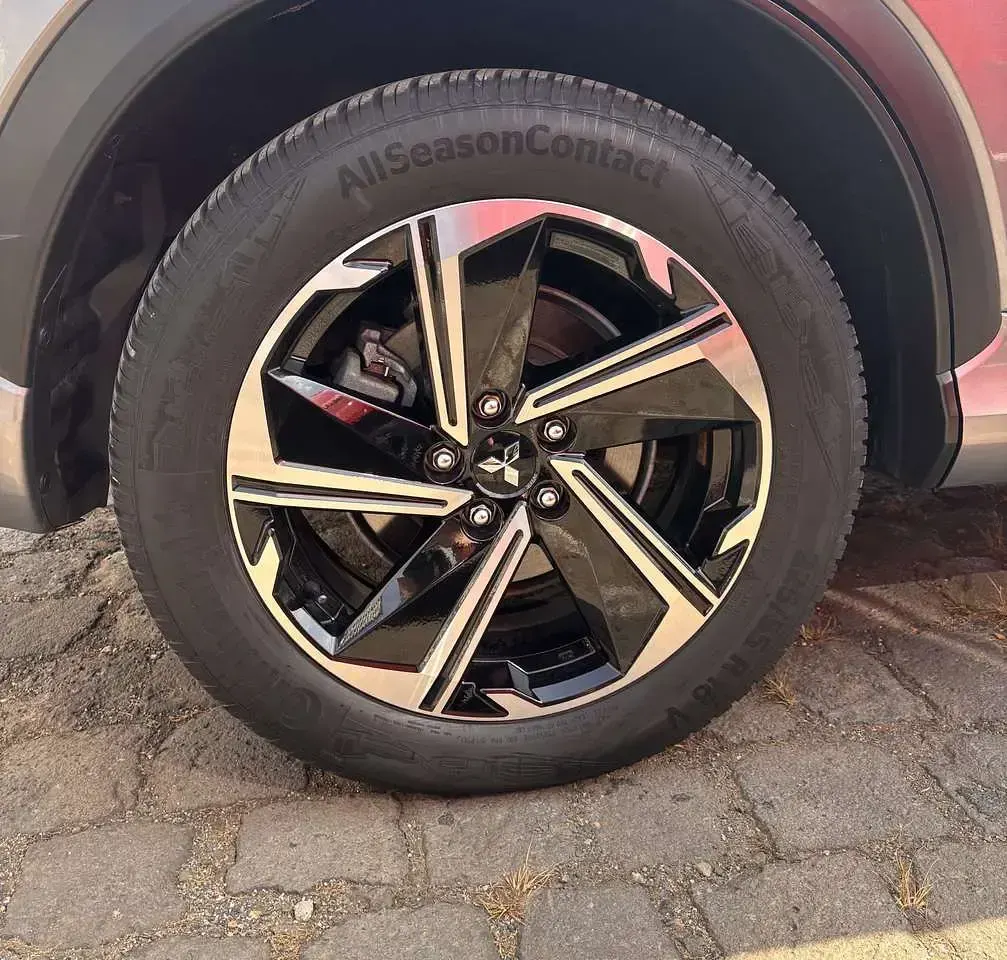 Gebraucht Mitsubishi Eclipse Cross Plus 98 PS (72 kW) 2022 Grau SUV
