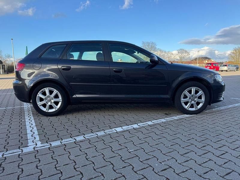 Gebraucht Audi A3 Ambiente 125 PS (91 kW) 2009 Grau Kleinwagen