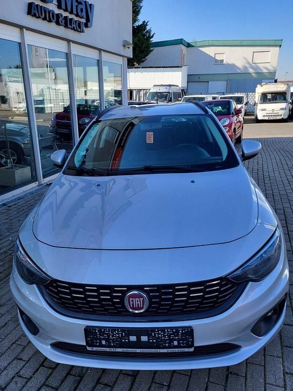 Gebraucht Fiat Tipo Easy 95 PS (69 kW) 2018 Silber Kombi