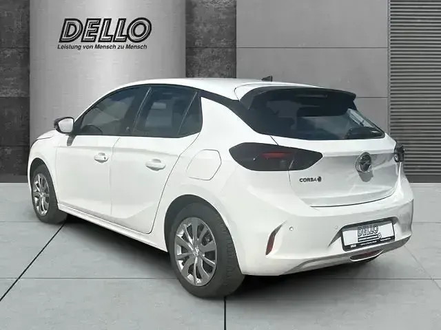 Gebraucht Opel Corsa-e Edition 100 kW (136 PS) 2023 Lack weiss banquise/typ aussen Kleinwagen