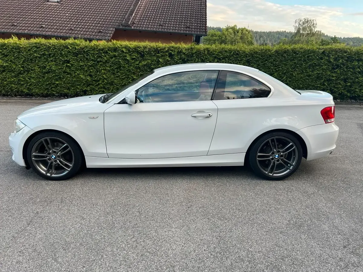Gebraucht BMW 125 Coupé 218 PS (160 kW) 2011 Weiß Coupé