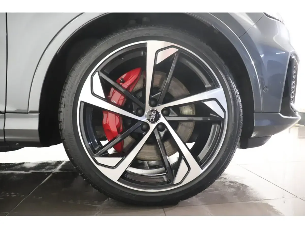 Gebraucht Audi SQ7 Competition 507 PS (372 kW) 2023 Daytonagrau perleffekt SUV
