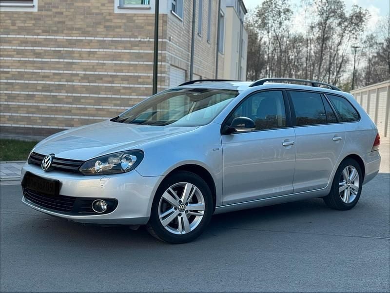 Gebraucht VW Golf VII Match 105 PS (77 kW) 2013 Silber Kombi