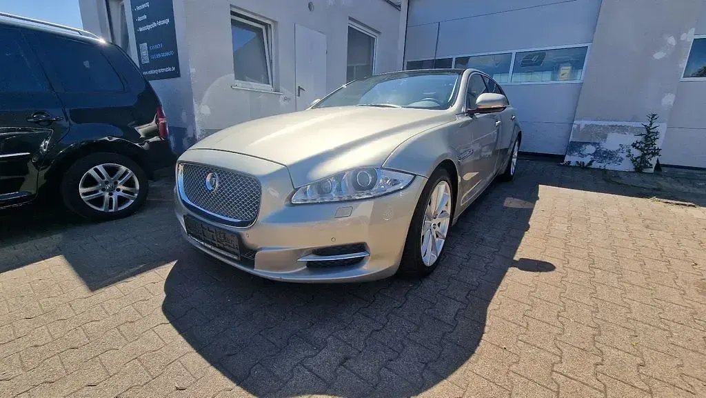 Gebraucht Jaguar XJ Portfolio 275 PS (202 kW) 2013 Gold Limousine