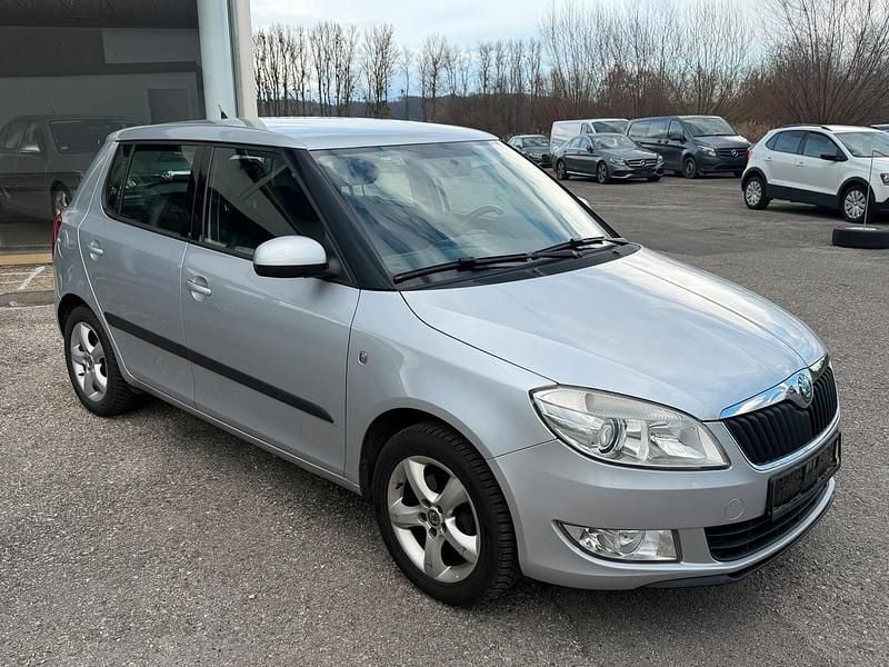 Gebraucht Skoda Fabia Elegance 85 PS (62 kW) 2011 Silber Kleinwagen