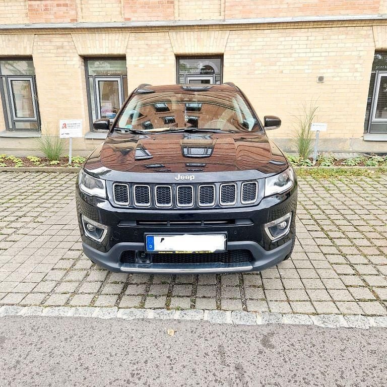 Gebraucht Jeep Compass Limited 170 PS (125 kW) 2018 Schwarz SUV