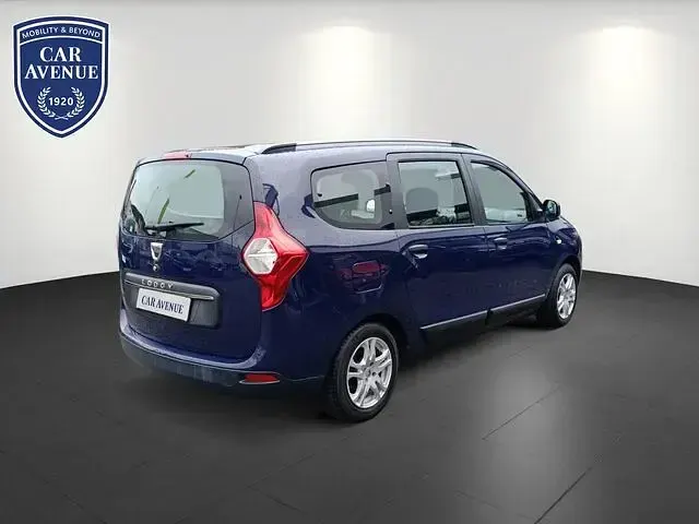 Gebraucht Dacia Lodgy Comfort 102 PS (75 kW) 2018 Blau Van / Kleinbus