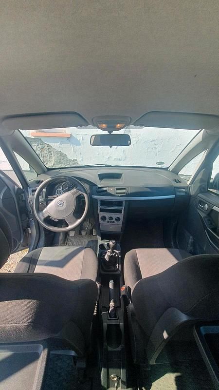 Gebraucht Opel Meriva 90 PS (66 kW) 2005 Silber Van / Kleinbus
