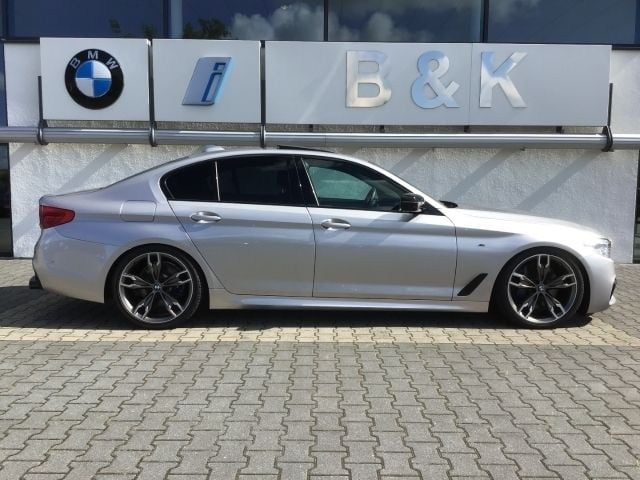 Używany BMW M550 Shadowline 400 KM (294 kW) 2019 Srebrny Sedan/Limuzyna