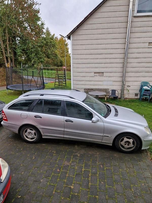 Silber Gebraucht 2004 Mercedes C220 Classic Kombi | 1.400 € (Superpreis) - Bild 1/4
