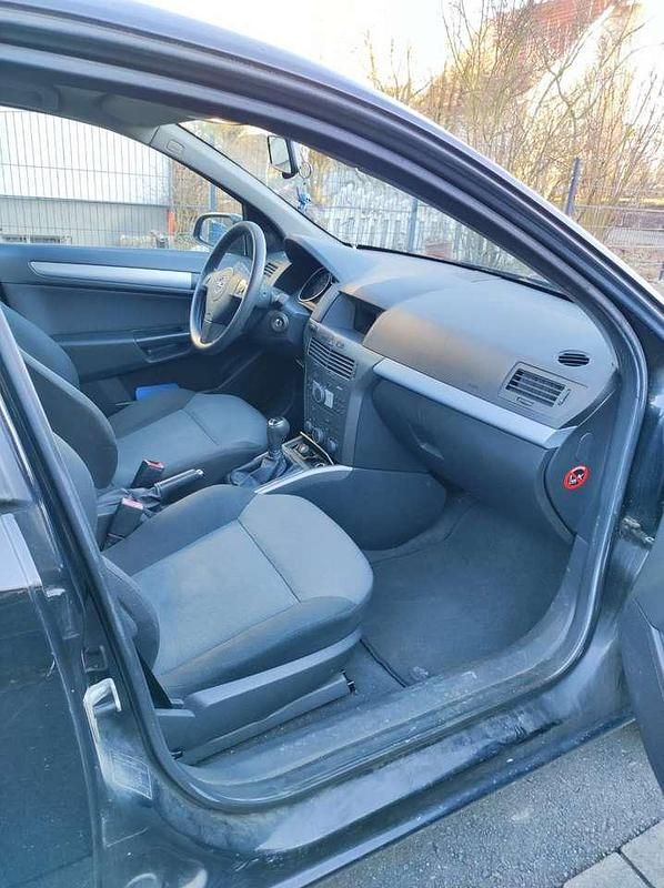Gebraucht Opel Astra 90 PS (66 kW) 2006 Schwarz Limousine
