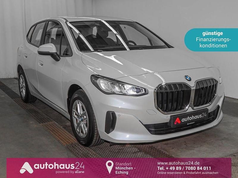 Weiß Gebraucht 2022 BMW 218 Active Tourer Van / Kleinbus | 24.880 € (Guter Preis) - Bild 1/4
