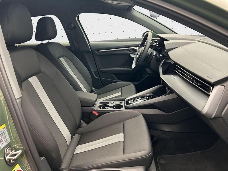 Gebraucht Audi A3 Performance 150 PS (110 kW) 2025 Distriktgrün metallic Limousine