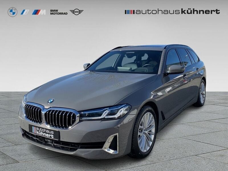 Berninagrau bernsteineffekt me Gebraucht 2021 BMW 540 Luxury Line Kombi | 36.585 € (Superpreis) - Bild 1/4