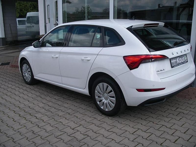 Occasion Skoda Scala Cool Plus 95 ch (69 kW) 2022 Blanc Citadine