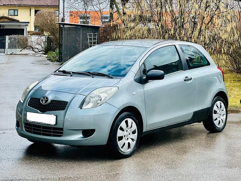 Gebraucht Toyota Yaris 69 PS (50 kW) 2008 Grau Kleinwagen