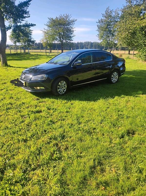 Schwarz Gebraucht 2014 VW Passat Limousine | 6.000 € (Superpreis) - Bild 1/4
