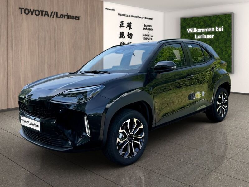 Neu Toyota Yaris Cross 131 PS (96 kW) 2025 Schwarz SUV
